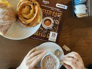 Colazione BEFED Café di Piove di Sacco con brioche, pancake e muffin