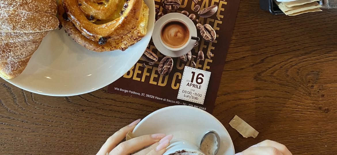 Colazione BEFED Café di Piove di Sacco con brioche, pancake e muffin